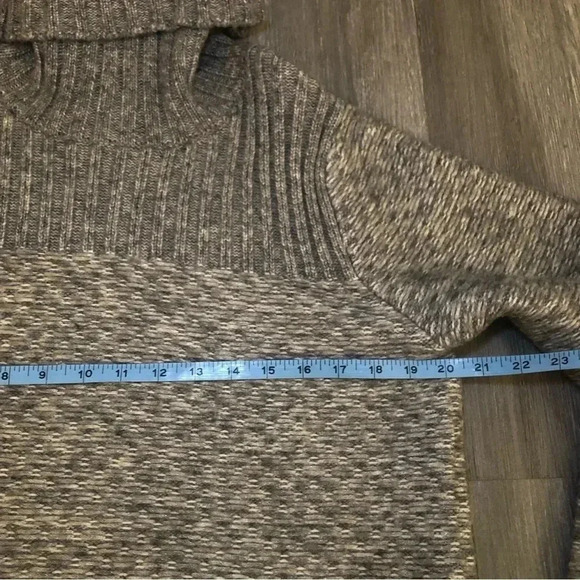 Banana Republic Soft Merino Wool Blend Heavy Knit Turtleneck Chunky Sweater M - Picture 6 of 10